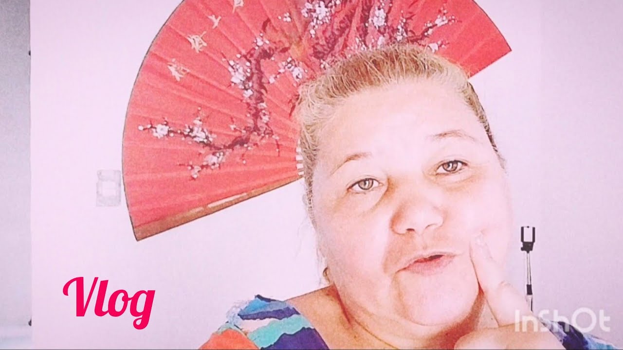 Mais uma rotina de dona de casa/faxinei o banheiro e arrumei a casa/ guardei  restante dos enfeites 