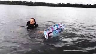 Катание на вейкборде, поставил сеструху на Вейкборд, первый урок прошёл отлично))) Катание на вейкборде, поставил сеструху на Вейкборд, первый урок прошёл отлично)))