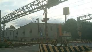 [1110708]新北市樹林區俊英街平交道 4216次500型區間車
