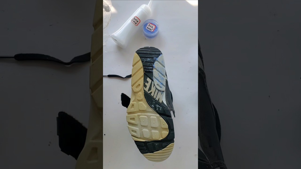 Unyellow sneakers without an icebox with sole cold & sub zero. 