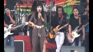 rita sugiarto main ke kudus - iming iming