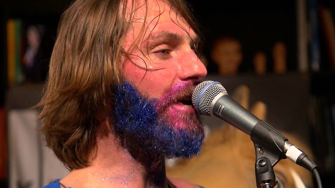 Youtube Comment #2 to Björk - Sacrifice - Live @ Zénith de Paris, France,  March, 8th (08-03-2013) | Los Angeles Review of Books, image size:1280x720