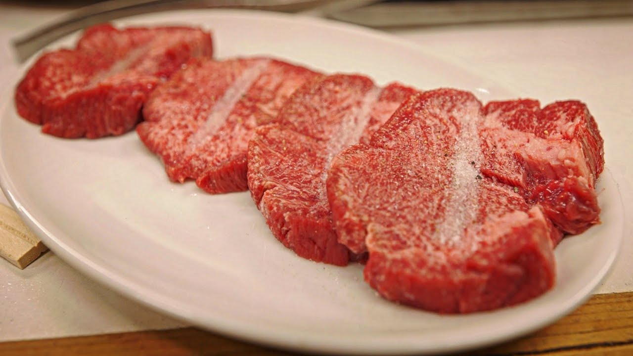오픈 전부터 줄서는 50년 된 할머니가 운영하는 야끼니꾸 현지 맛집