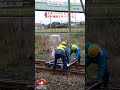 【縁の下の力持ち】毎日線路を守るおじさんたちが、今日も走っていた