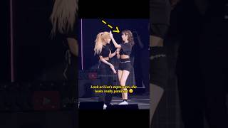 Lisa's reaction when Rosé's head accidentally touched the Mic #shorts #blackpink #lisa #rosé