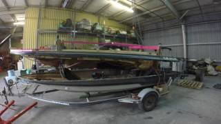 cajun bass boat hull cap removal..  splitting the hull