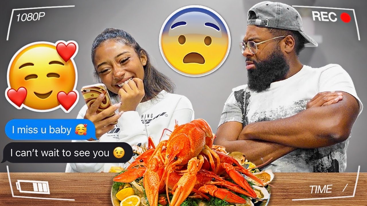 TEXTING MY CRUSH IN FRONT OF MY DAD.. Prank (GONE WRONG💔)