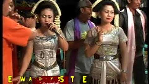 IBU PERTIWI - IJO 2 giantini warti tayub grobogan madyo laras live katong toroh 25 september 2011