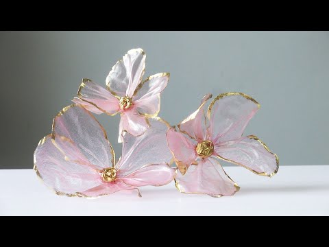 Vidéo: Bell feuillu - fleur délicate
