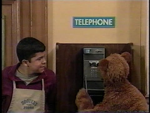 Sesame Street - Zoe Buys Fruit/Baby Bear Uses a Payphone