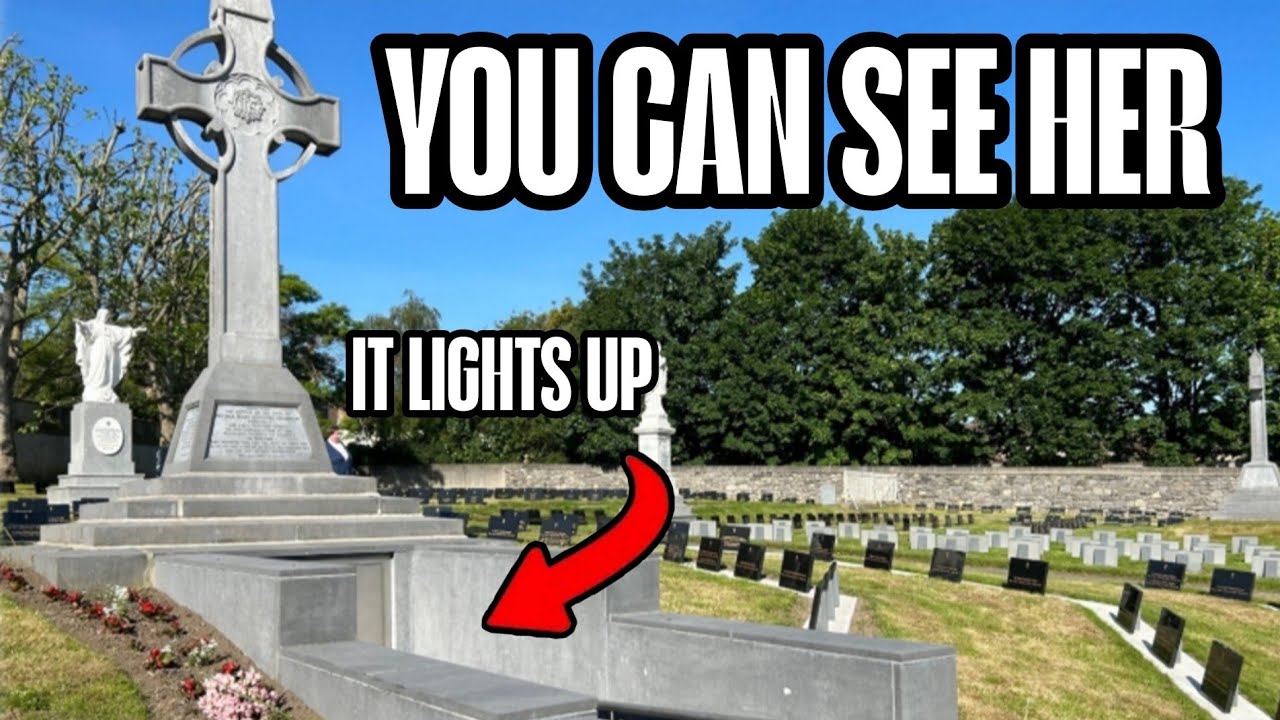 Могила с окном и освещением, чтобы вы могли её увидеть.