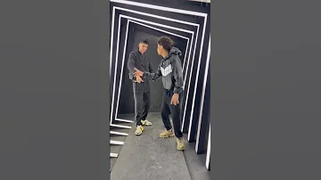 مشوده اجزاء ومش باقي علي الدنيا 