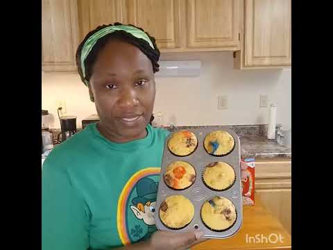 Happy St. Patrick Day - Lucky Charm cereal in cupcakes.