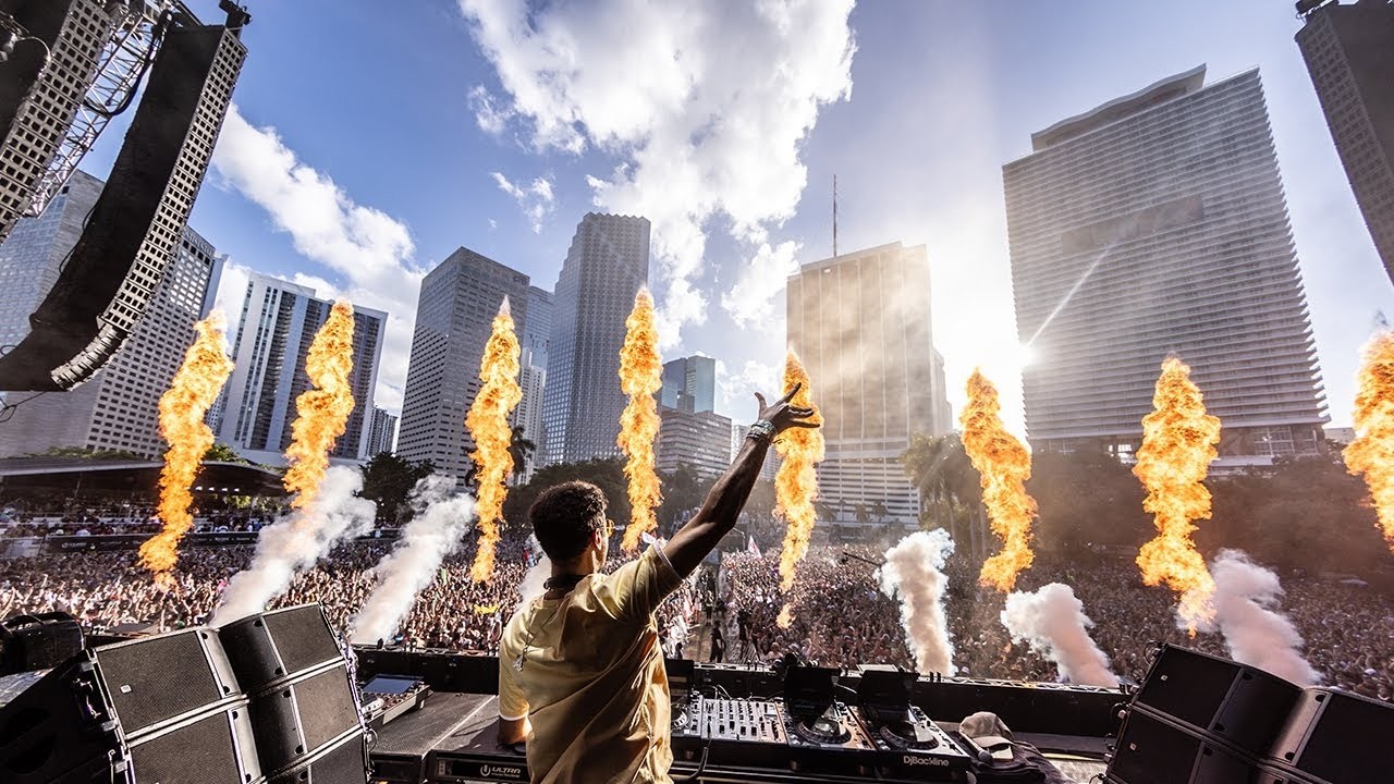 Afrojack & Sick Individuals - The Last Time (LIVE Ultra Miami 2026) adlı videoyu YouTube'da izle Afrojack & Sick Individuals - The Last Time (LIVE Ultra Miami 2026) adlı videoyu YouTube'da izle