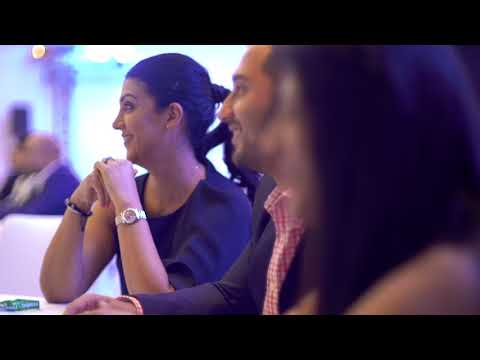 Dubizzle S Nahal Jekta Receiving Her Woman In Finance Award At The CFO Strategies Forum