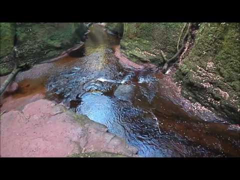 Videó: Véres Vizek Finnich Glen: A Skótok ördöginek Hívják Ezt A Helyet - Alternatív Nézet