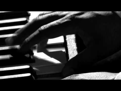 Pretty Wings -An Excerpt From Maxwell "Five Days Of Black"