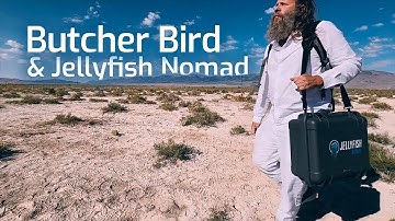 Butcher Bird 的影片編輯團隊在沙漠和飛機上帶著 OWC Jellyfish Nomad