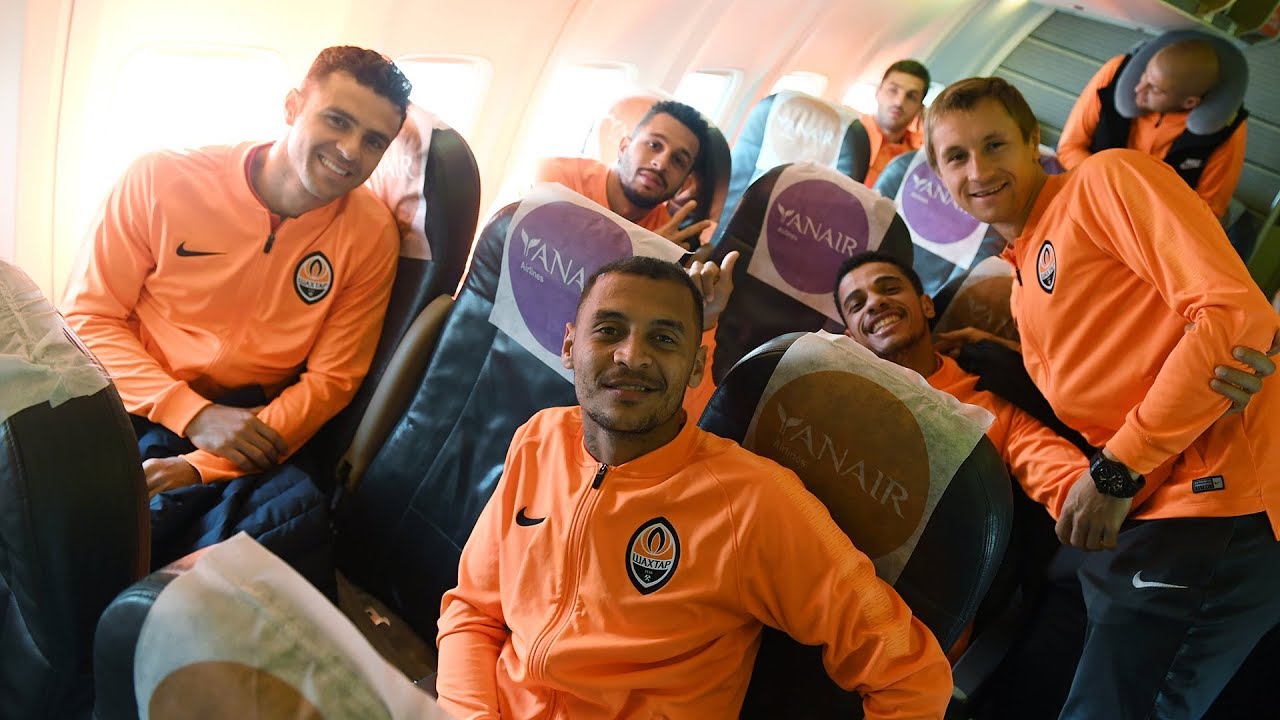 україна має талант Shakhtar are in France. What happens on the plane on the way to the Champions League match venue?