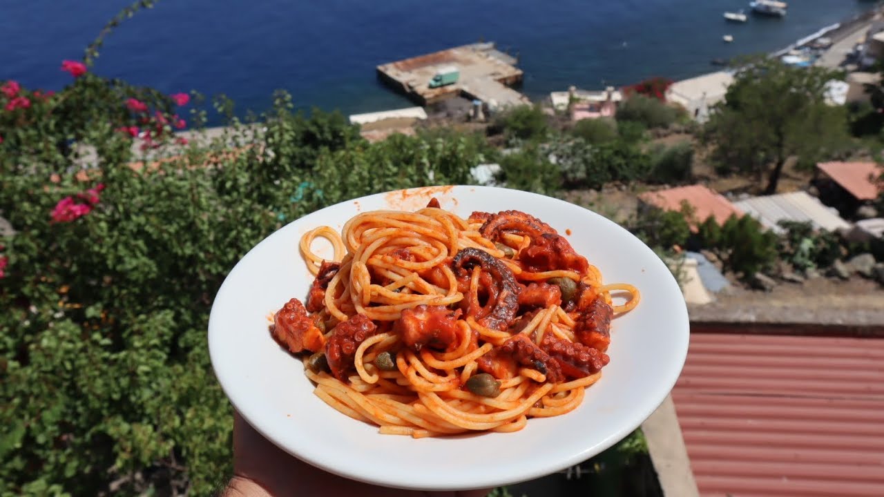 Alicudi 15 minuti per farti innamorare di un isola unica al mondo 💯💯💯