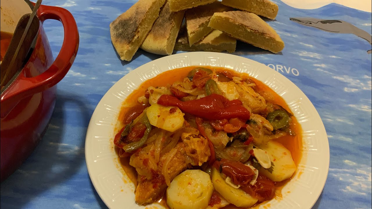 Caldeirada de Bacalhau  com Bolo da Sertã