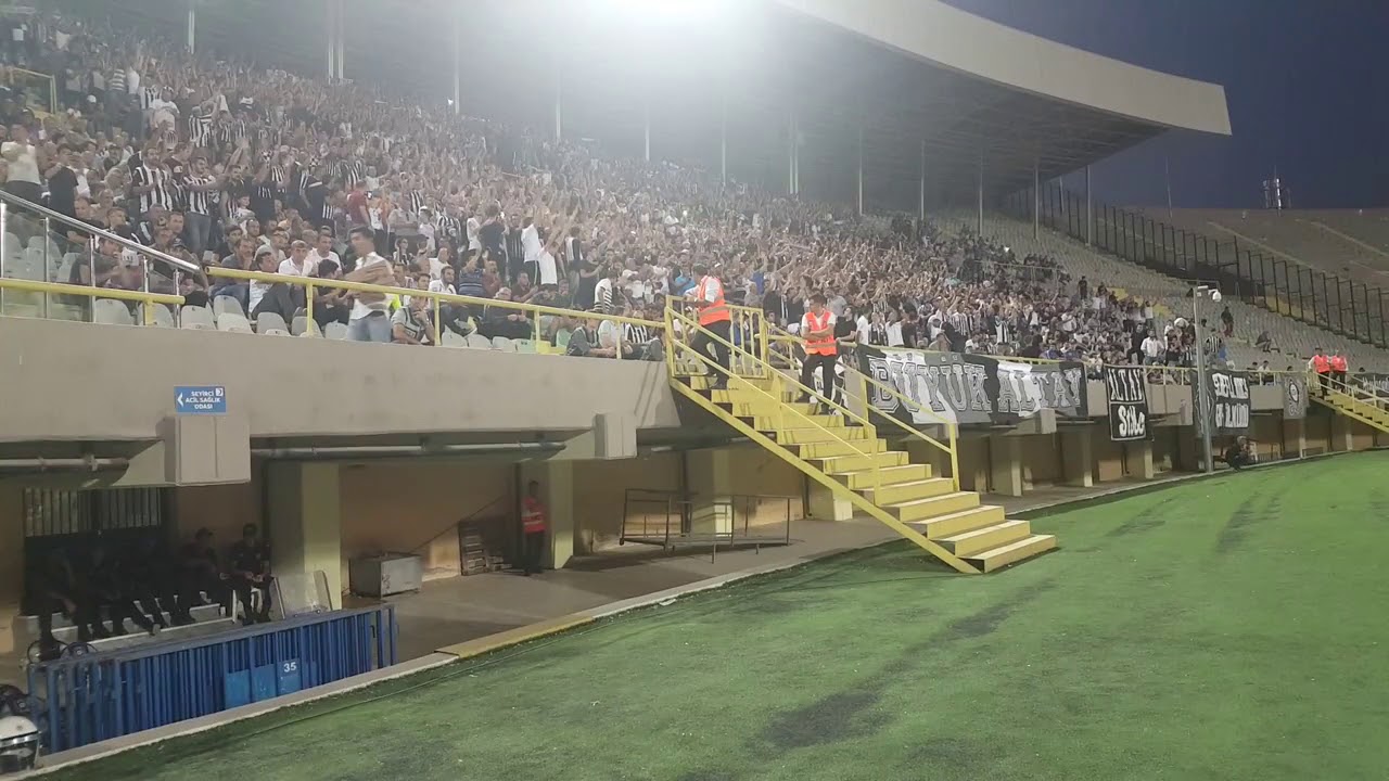 Muhteşem '' O Bir Altaylı '' bestesi sahadan çekim ( İzmir Atatürk Stadyumu ) - BÜYÜK ALTAY