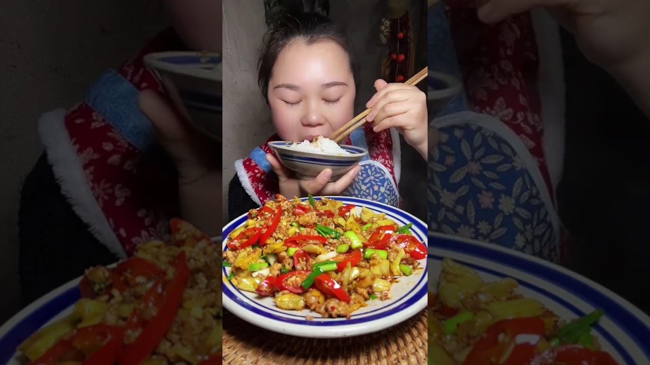 脆黄瓜皮微酸微辣，免洗免切，开袋即食，脆爽下饭嘎嘣脆，搭配自己喜欢的配菜，调料炒一下会更加的美味 #美食 #农村家常菜