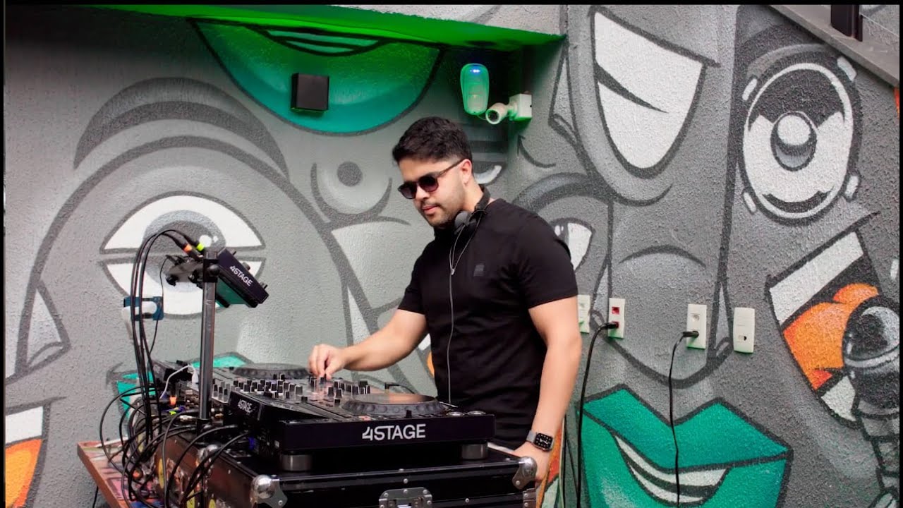 FREEVAN em set de Afro House e Tech House