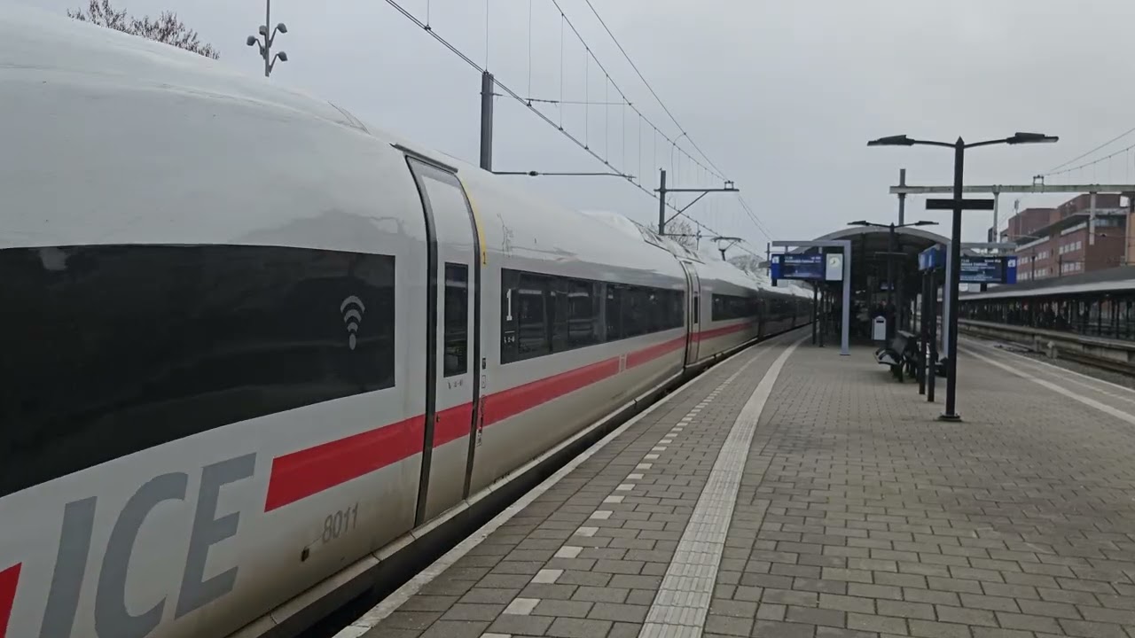 ICE 8011 met lichtgroet vertrek uit Hilversum (4K)