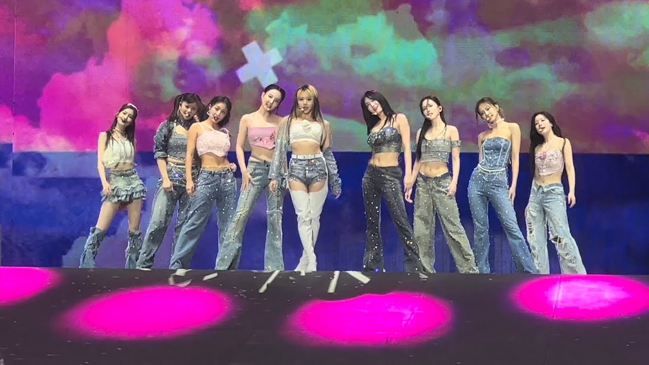 230706 - Twice Dance The Night Away - NYC MetLife (4K 60fps barricade view)