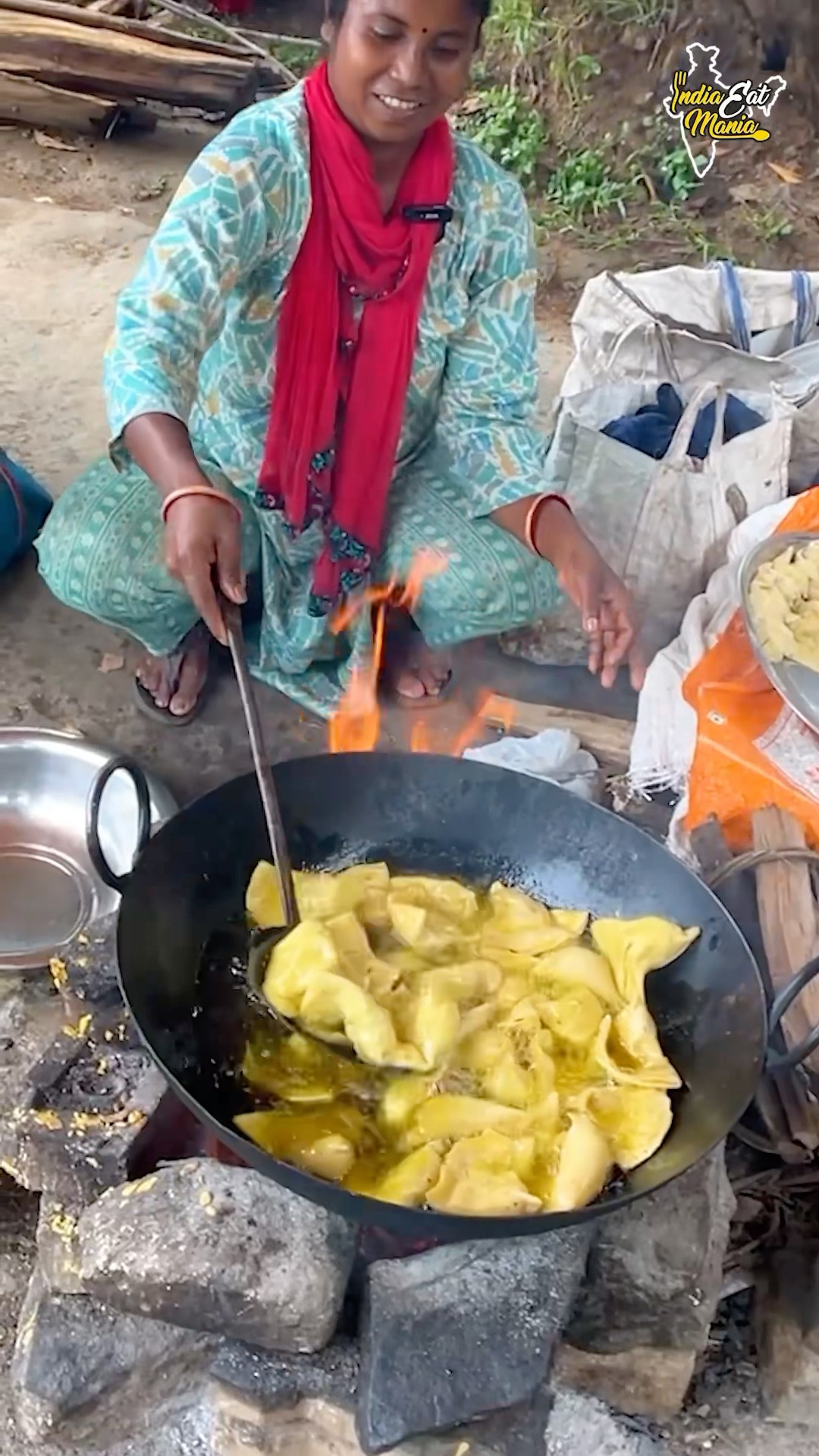 Adivasi Aunty Ka Patta Gobi Wale Pakode aur Samose In Ranchi Rs. 20/- Only #jharkhandifood #shorts