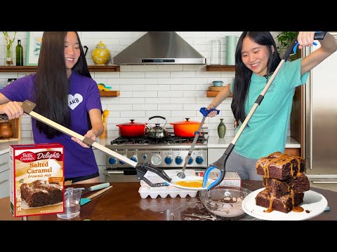 We made Brownies with Grabber! | Janet and Kate