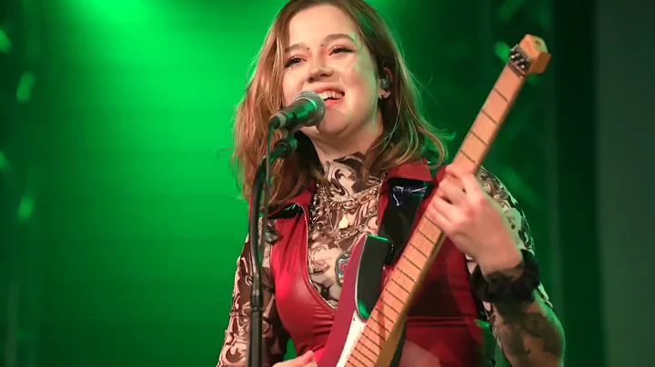 Erin Coburn "Let the Worries Fly" Live @Baker Stre...