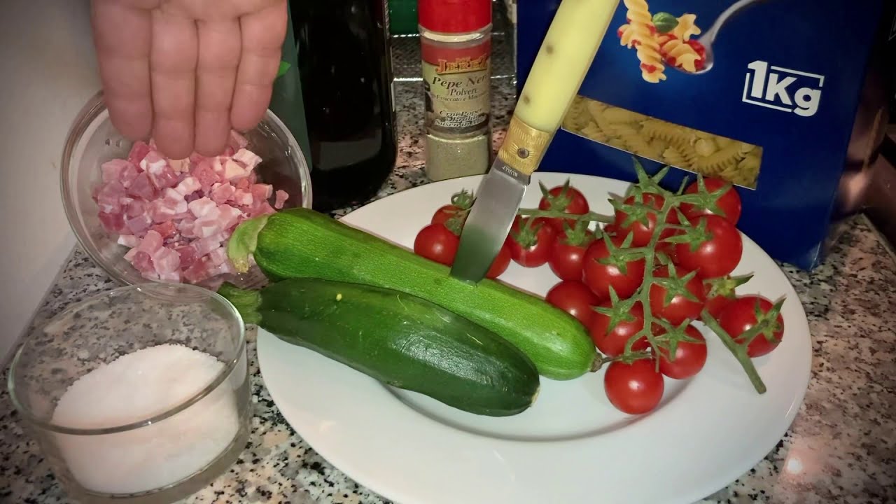 FUSILLI CON ZUCCHINE , POMODORINI E PANCETTA   “Le ricette di Master GHESC “