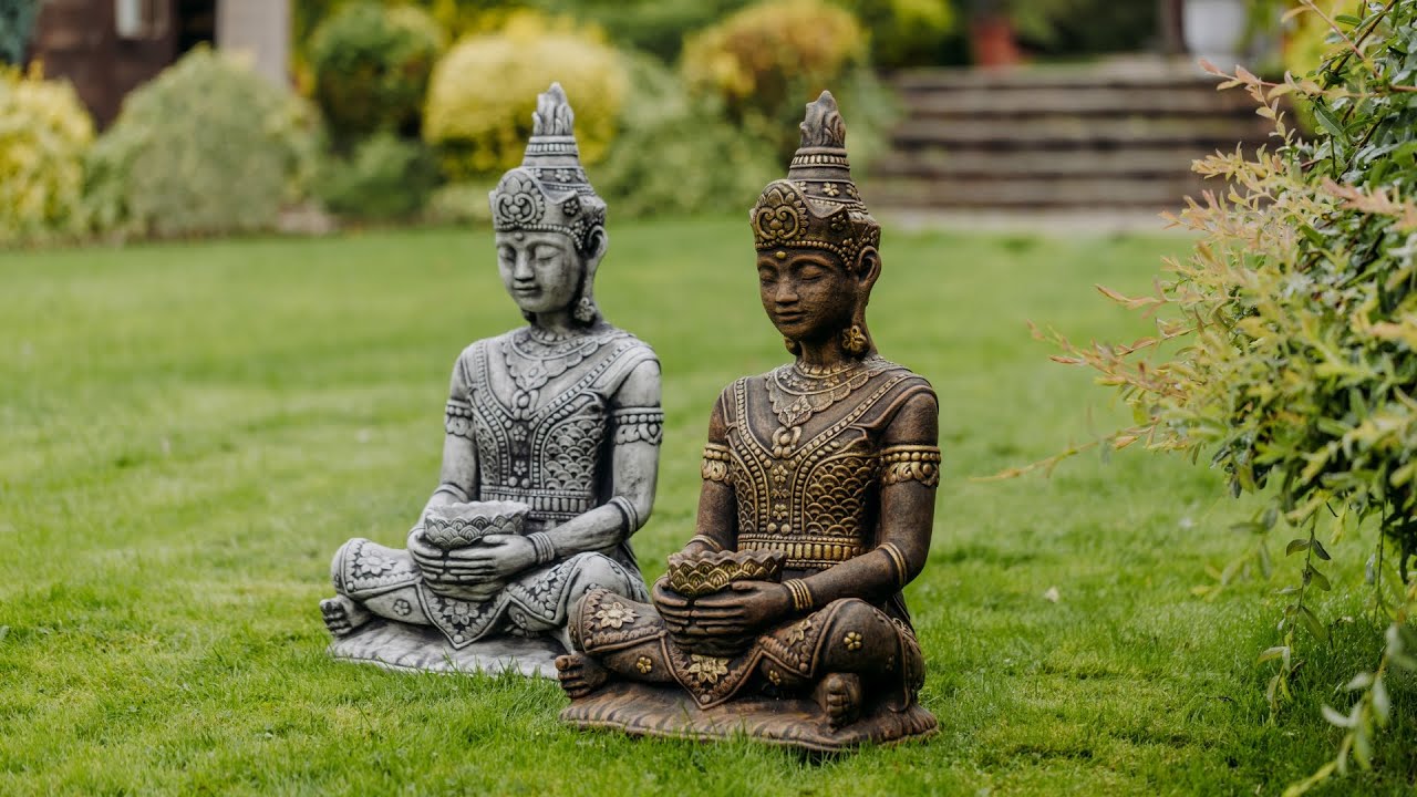 Statuette de Bouddha thaïlandaise ancienne en bronze, de Thaïlande En vente sur