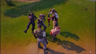 Toxic Elite Agent Reacts To Default Turning Into Og Skull Trooper In Party Royale