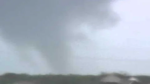 Forest Lake Tornado May 22, 2011.wmv