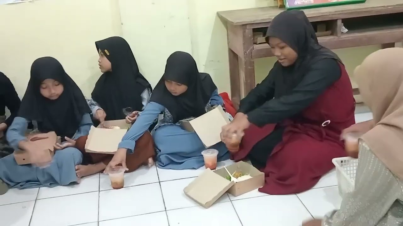 Suasana penuh keberkahan buka puasa bersama anak-anak SDN 2 Jengglungharjo ,9 Maret 2026