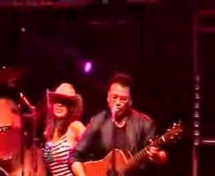Desperado band uit Nederland speelt in Disneyland Parijs