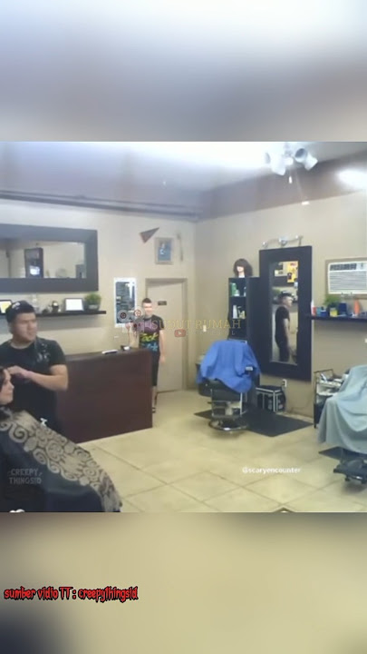PRIA BAJU BIRU LANGSUNG KABUR, YANG LAIN MASIH GAK SADAR😨😰#trending #shorts #horror #creepy #hantu
