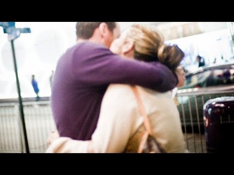How to Flatter a Girl | Dating Tips