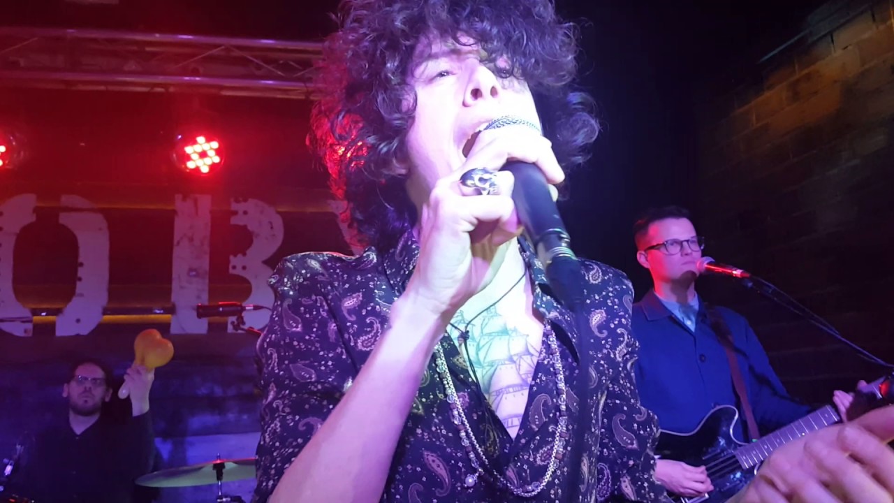 LP - Lost on you (clip) Primera interpretación. Live in Madrid - YouTube
