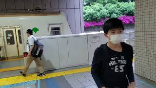 都営5320F1216TX士急行逗子葉山行　京急2109F1212A快特三崎口行上大岡接続停車中