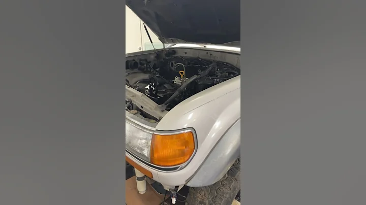 Land Cruiser 80 - Tip of the Day - if it leaks just add oil and keep driving #landcruiser #lc80