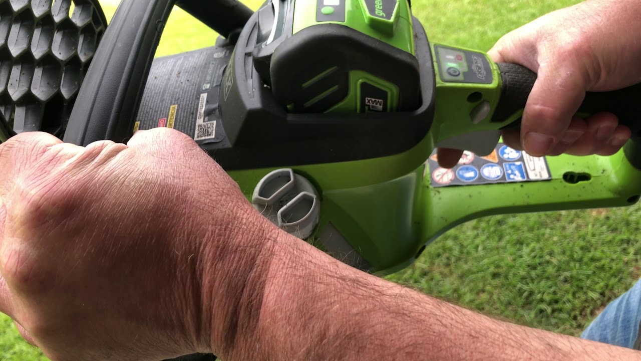 How To Start A Greenworks Chainsaw - YouTube