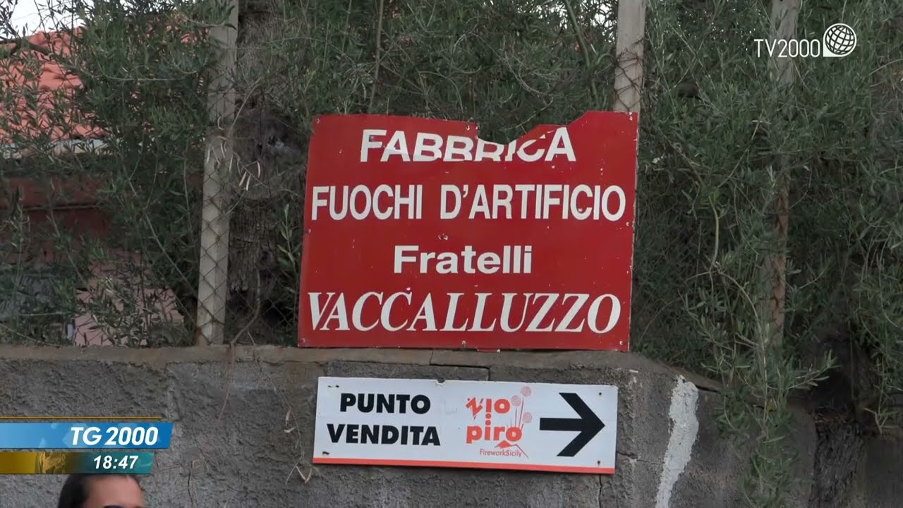 Esplosione in una fabbrica di fuochi d'artificio nel catanese. Un morto