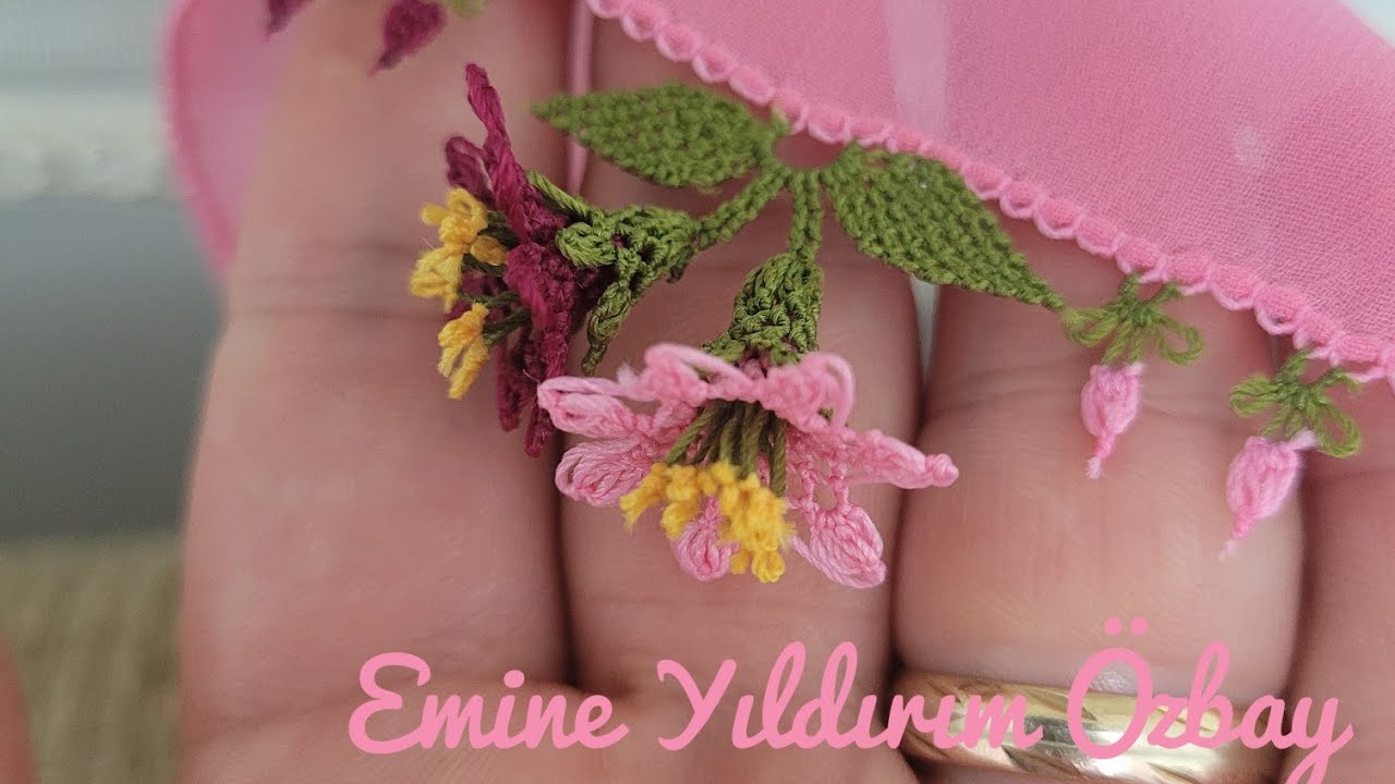 Minik ponponlu yazma oyası modeli..