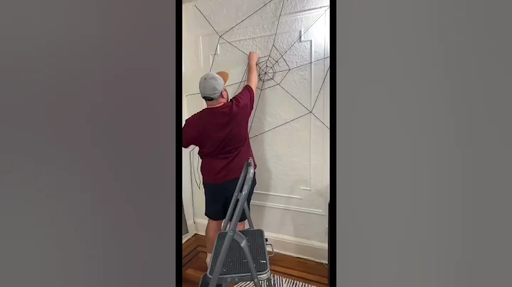 DIY Yard Spider Webs #halloween #halloweendecorations #hauntedhouse #easyhalloween