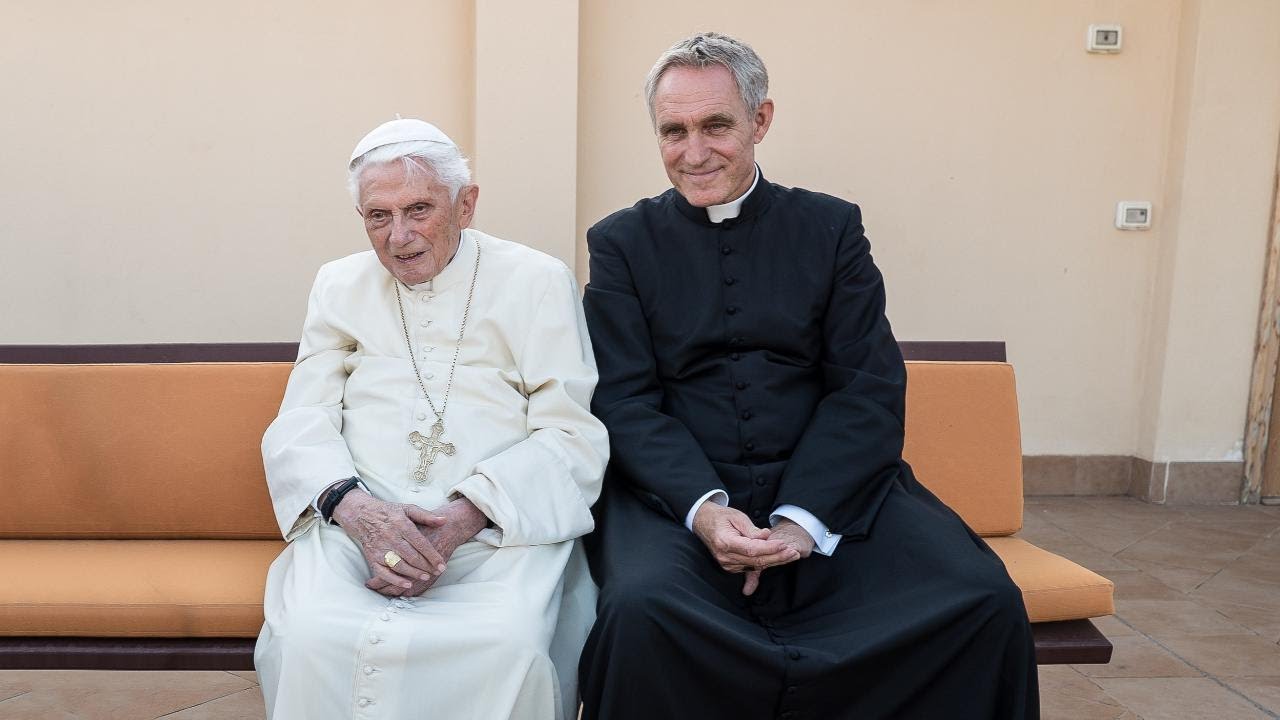 KLEIN BAYERN IM VATICAN: Ein Besuch bei Papst Benedikt XVI. em. (SUBTITULADO EN ESPAÑOL)