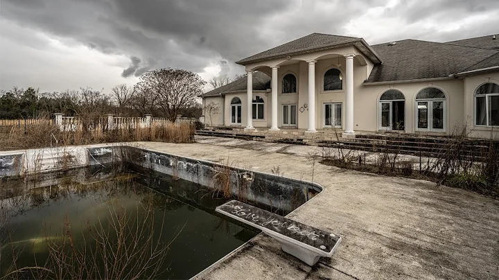 Abandoned $3,500,000 Politician's Mansion w/ Private Pool (United States)